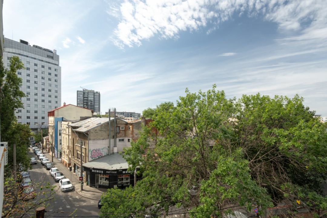 Vânzare garsonieră piata Victoriei