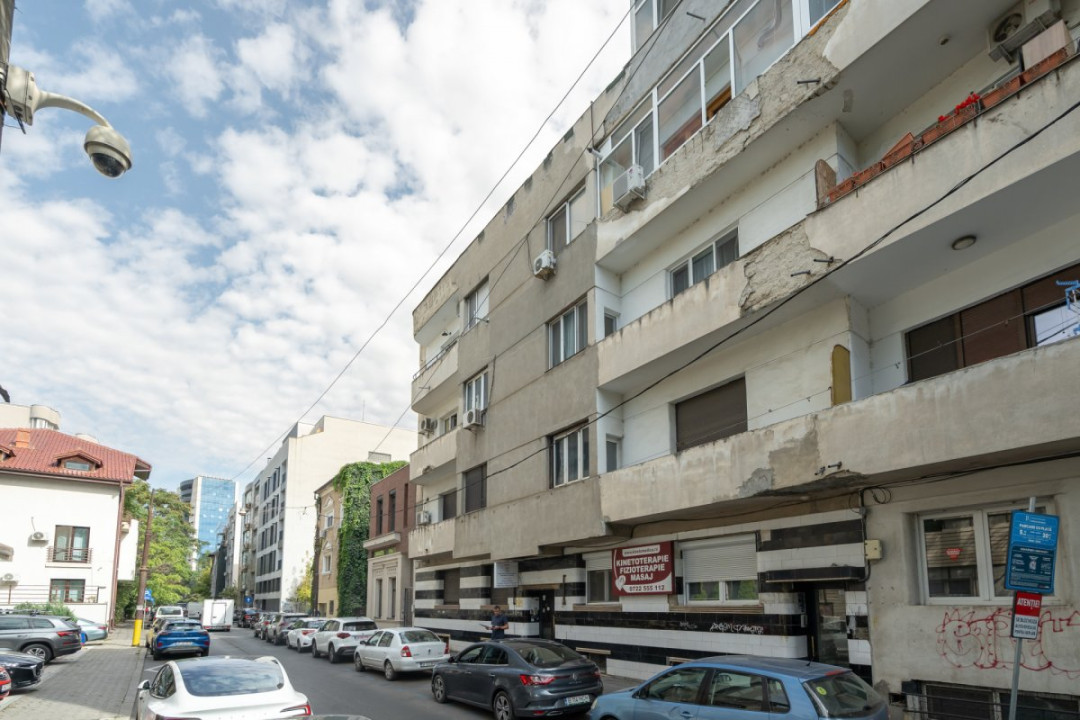 Vânzare garsonieră piata Victoriei