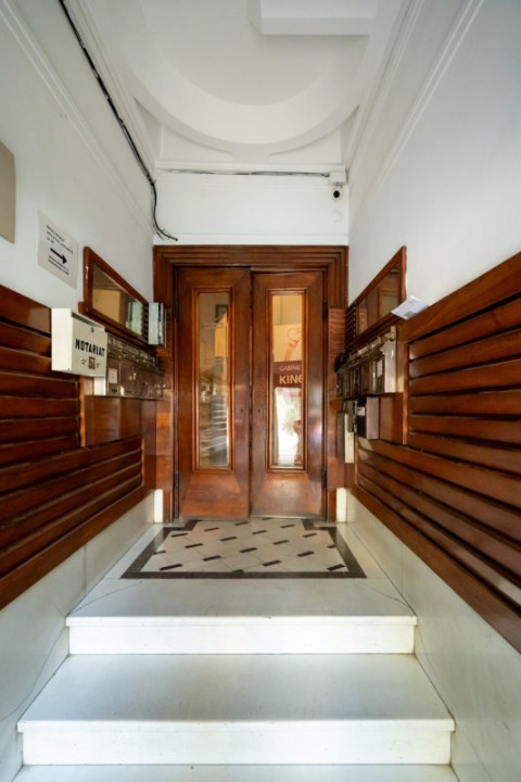 Vânzare garsonieră piata Victoriei