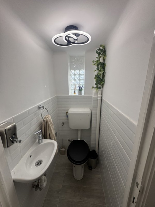 Bijuterie interbelică în centru