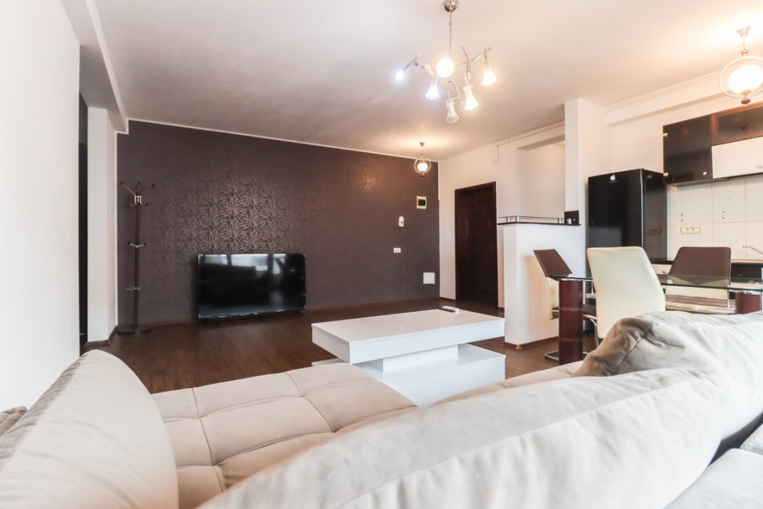 Apartamentul Tragis – spațios și bine compartimentat –