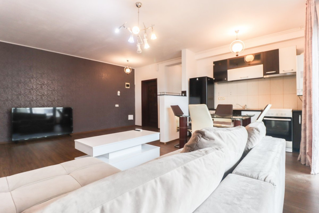 Apartamentul Tragis – spațios și bine compartimentat –