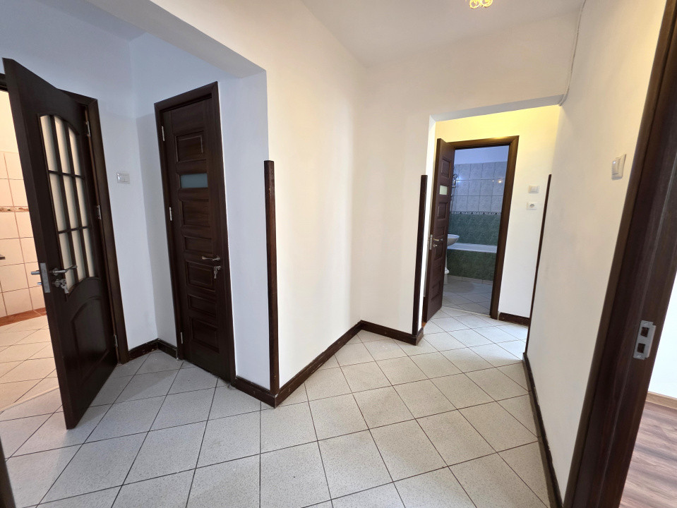 Oferta extraordinara pentru 3 camere la Doamna Ghica, bloc reabilitat