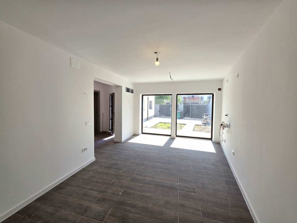 De vanzare casa in duplex-pe str Mezes in Chitila, langa Laminorului 