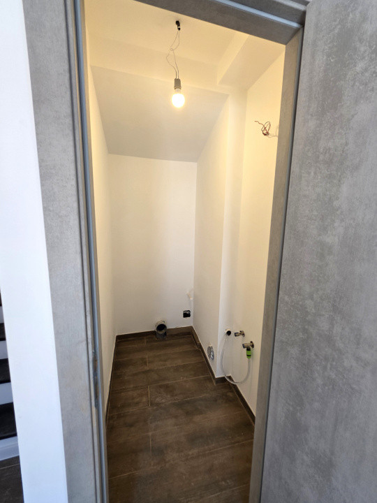 De vanzare casa in duplex-pe str Mezes in Chitila, langa Laminorului 
