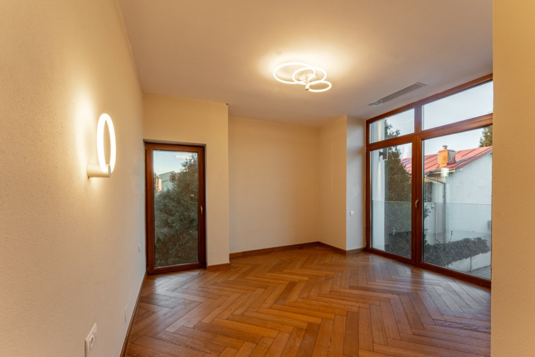 Vila pe malul lacului Mogosoaia | 617 mpt, teren 1182 mp