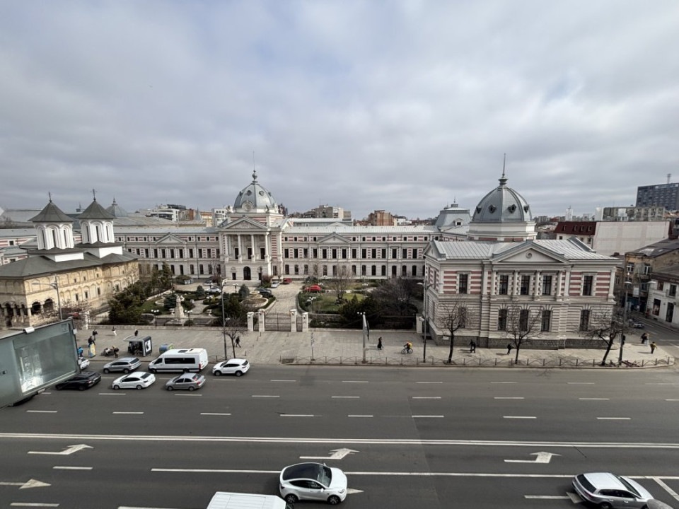 2 camere ultracentral cu vedere deschisă – Universitate - inchiriat 500 euro
