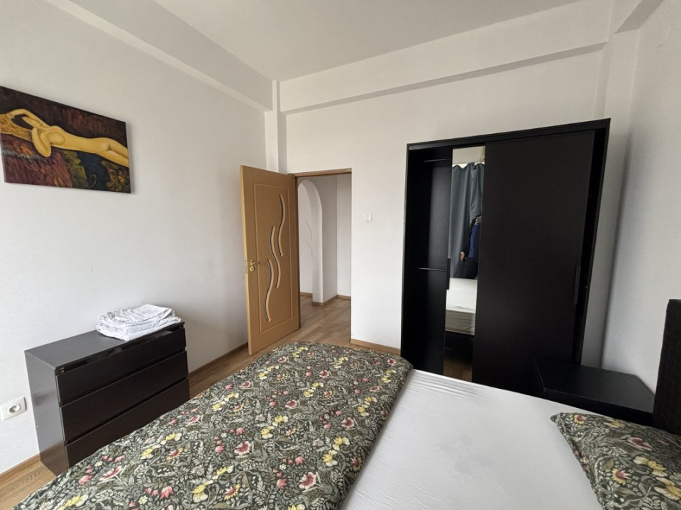 2 camere ultracentral cu vedere deschisă – Universitate - inchiriat 500 euro