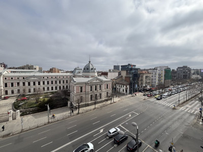 2 camere ultracentral cu vedere deschisă – Universitate - inchiriat 500 euro