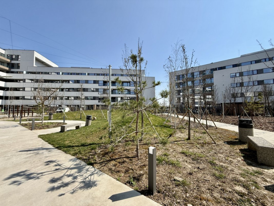 Apartament cu piscina si gradina proprie, nou, la prima inchiriere
