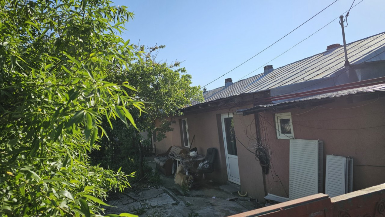 Popești Leordeni, teren 203mp cu casă demolabila/renovabila, singur curte