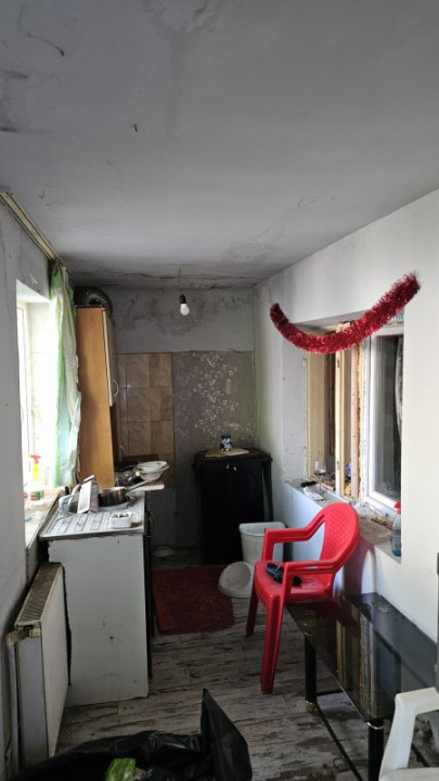 Popești Leordeni, teren 203mp cu casă demolabila/renovabila, singur curte