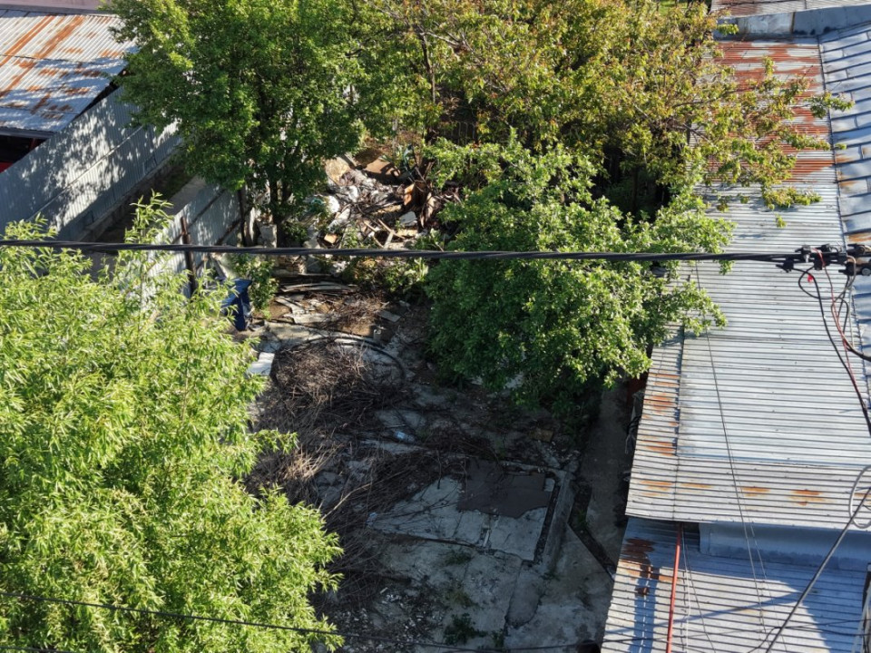 Popești Leordeni, teren 203mp cu casă demolabila/renovabila, singur curte