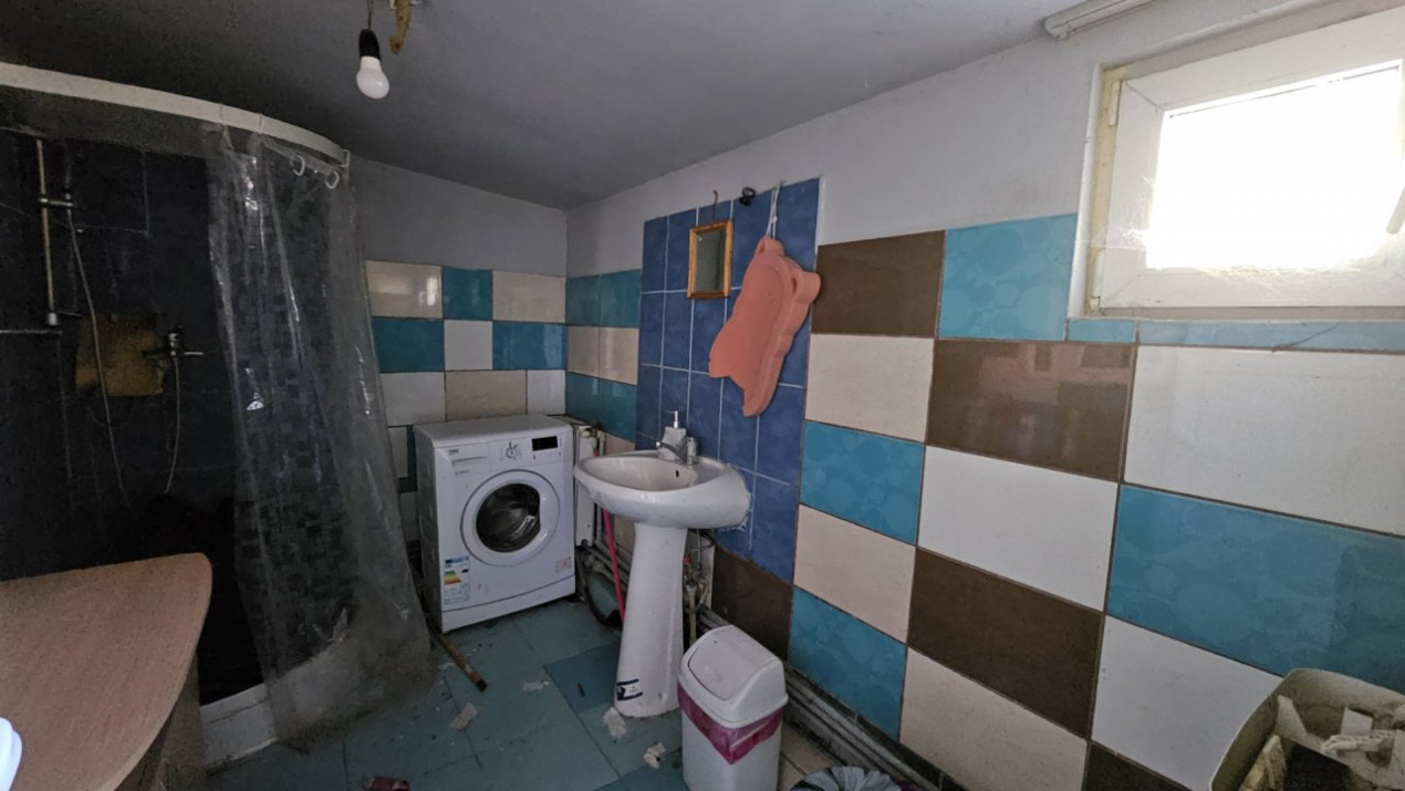 Popești Leordeni, casă demolabila/renovabila 3cam, singur curte 203mp