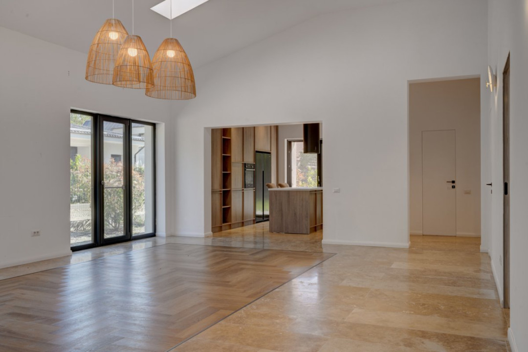 MOON VILLA - ASTORIA, 212 MP TOTAL, 800 MP LOT, LA CHEIE!