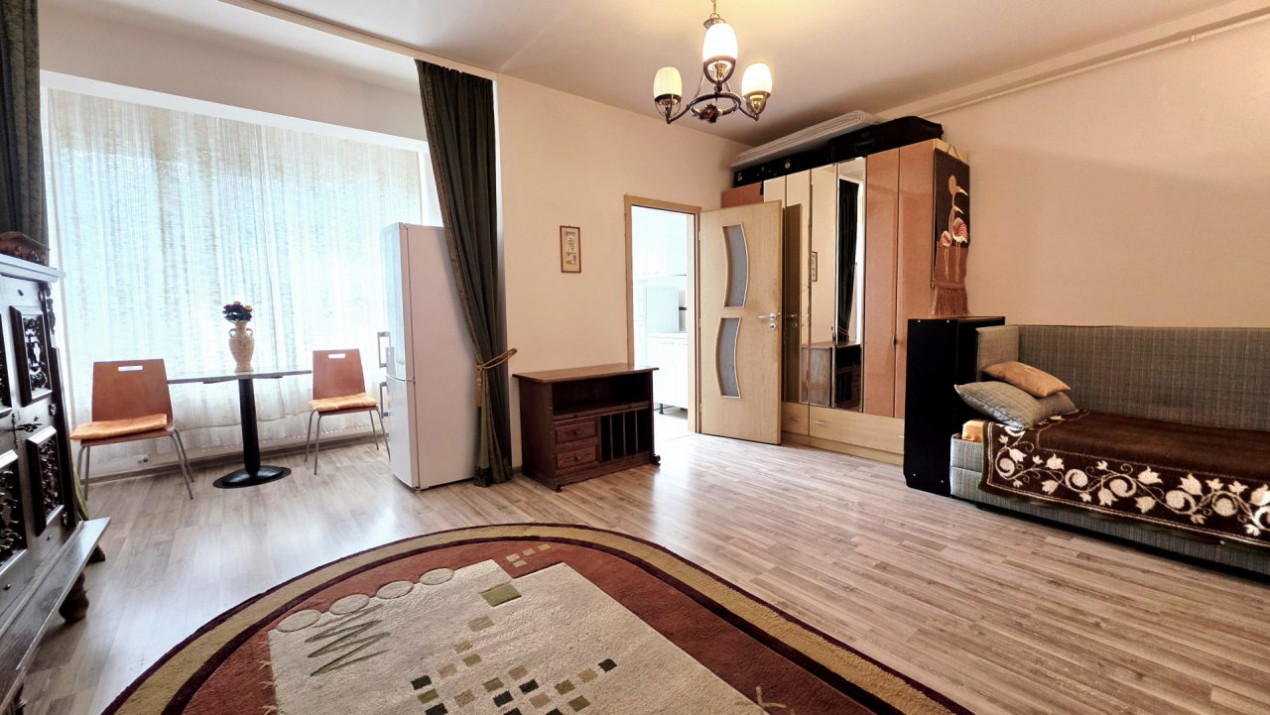 Personalizabila, spatioasa, intima. Garsoniera cu liniste inclusa