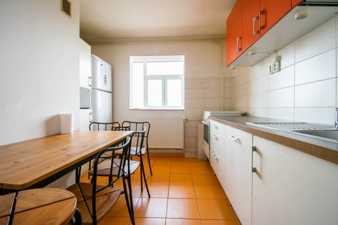 Crangasi-apartament 2 camere,decomandat,la 12 min de Metrou,an 1983