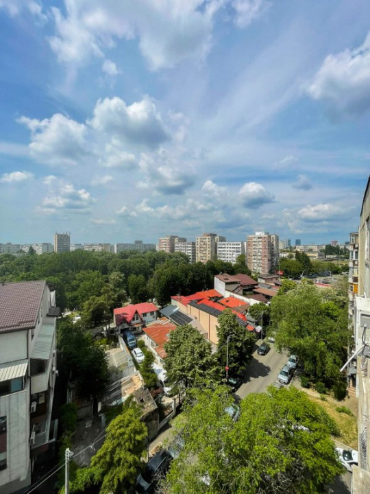 Crangasi-apartament 2 camere,decomandat,la 12 min de Metrou,an 1983