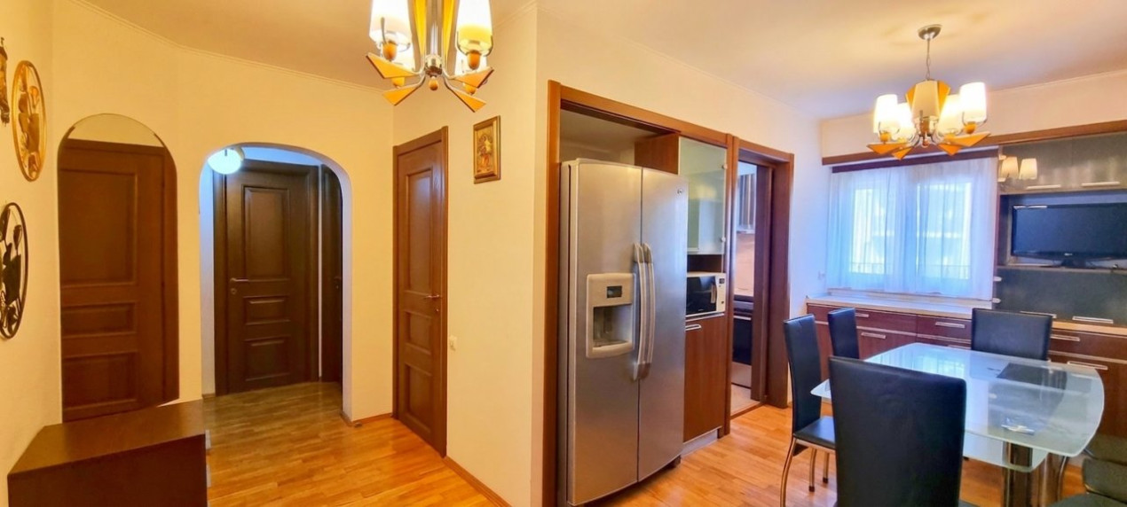 Apartament 3 camere Calea Calarasilor, Orzari, Delea Veche, Restaurant 