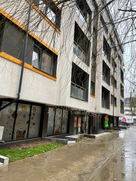 Spatiu comercial 110 mp vitrina 13m Militari Residence-Tineretului doua intrari 