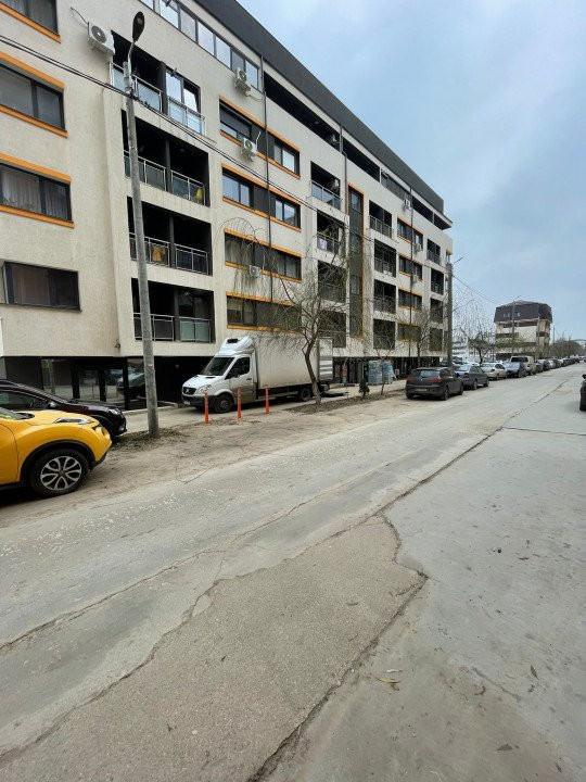 Spatiu comercial 110 mp vitrina 13m Militari Residence-Tineretului doua intrari 