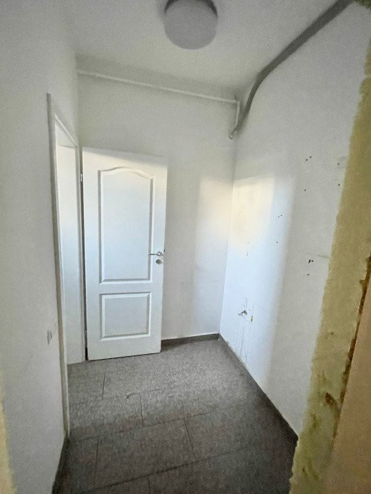 Spatiu comercial 110 mp vitrina 13m Militari Residence-Tineretului doua intrari 