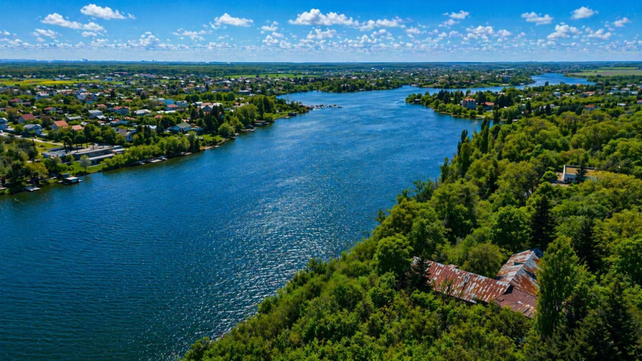 Preț ajustat | Teren 12.000 mp cu deschidere la lac de 44 m | Izvorani