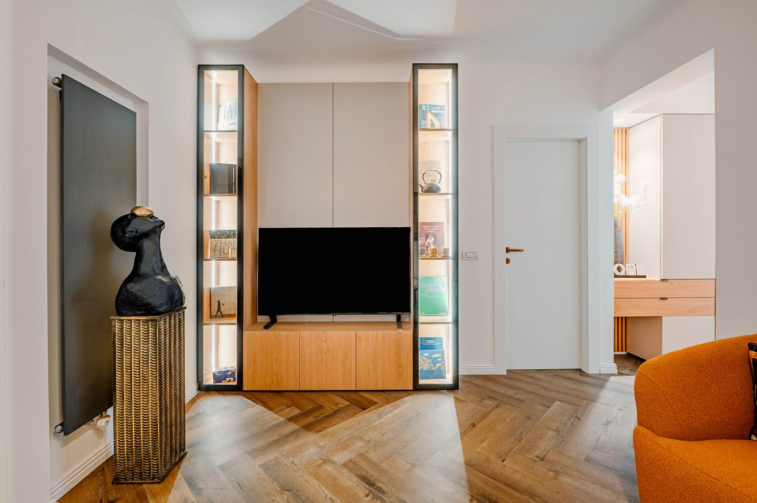 Unicat în Blocul Florentin: 3 camere, 2 băi, renovat integral cu designer