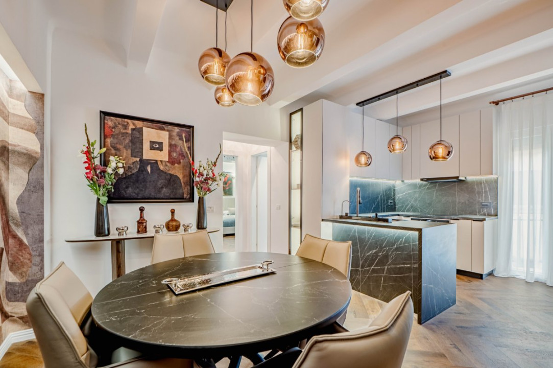 Unicat în Blocul Florentin: 3 camere, 2 băi, renovat integral cu designer