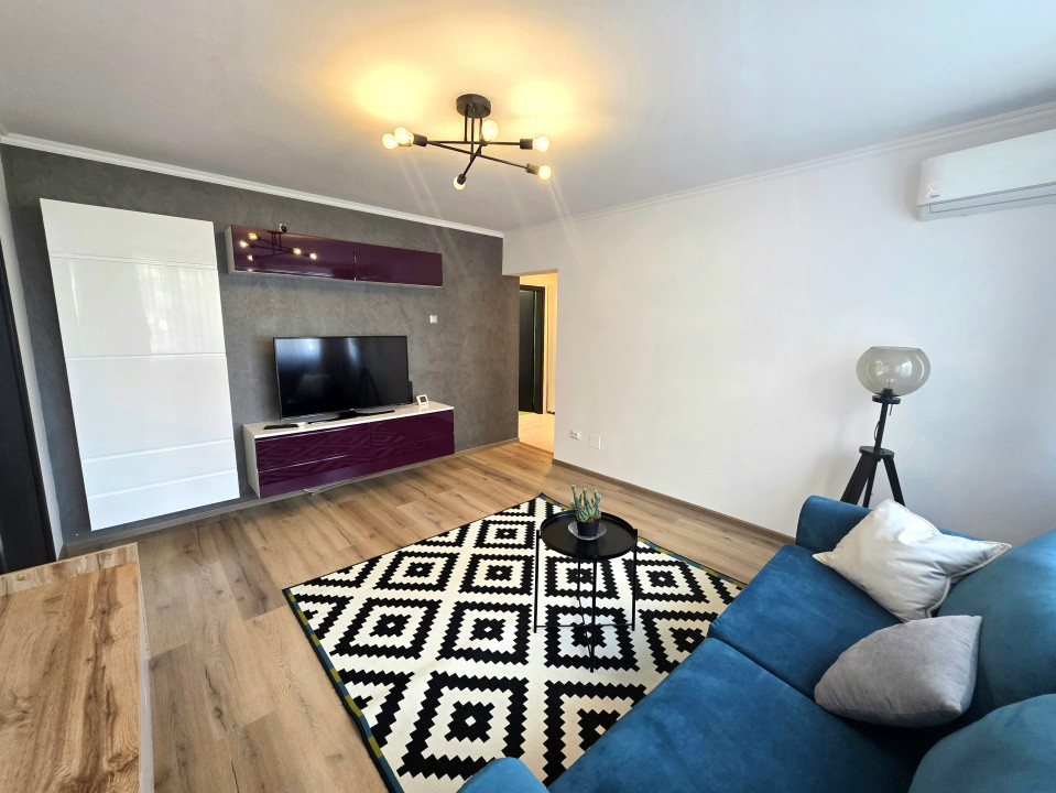 De vanzare 3 camere la Sala Palatului/Cișmigiu, gata de mutat