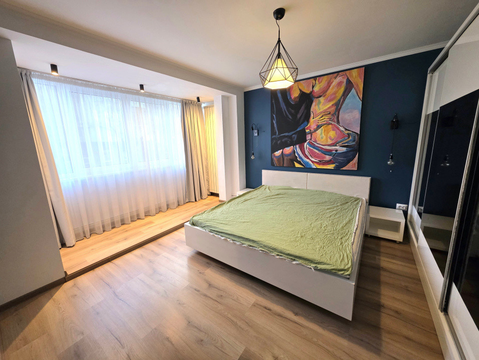 De vanzare 3 camere la Sala Palatului/Cișmigiu, gata de mutat