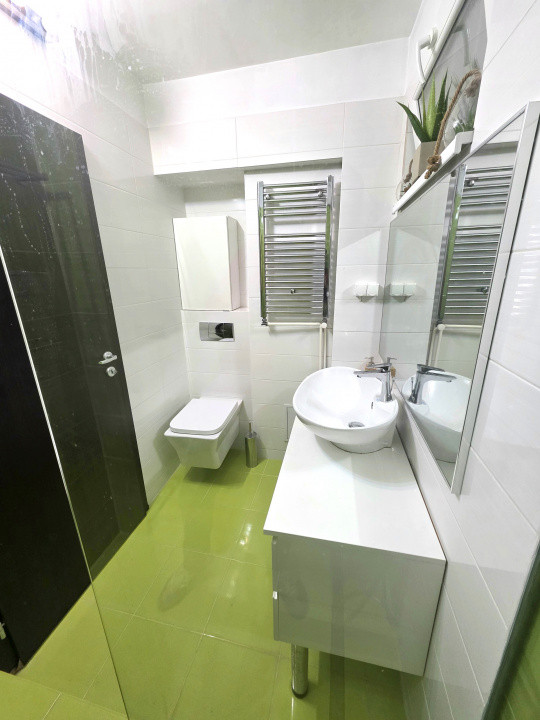 De vanzare 3 camere la Sala Palatului/Cișmigiu, gata de mutat