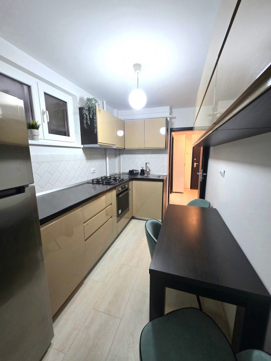 De vanzare 3 camere la Sala Palatului/Cișmigiu, gata de mutat