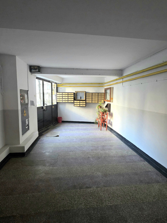 De vanzare 3 camere la Sala Palatului/Cișmigiu, gata de mutat
