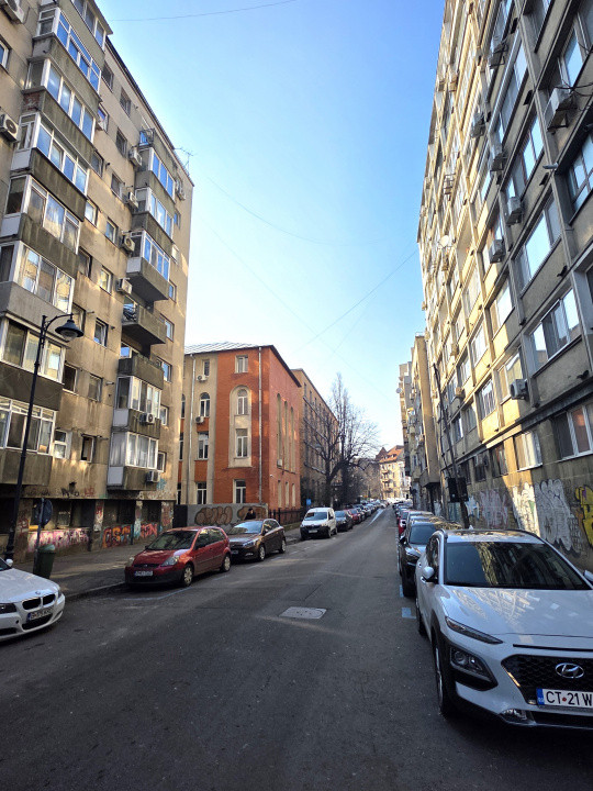 De vanzare 3 camere la Sala Palatului/Cișmigiu, gata de mutat
