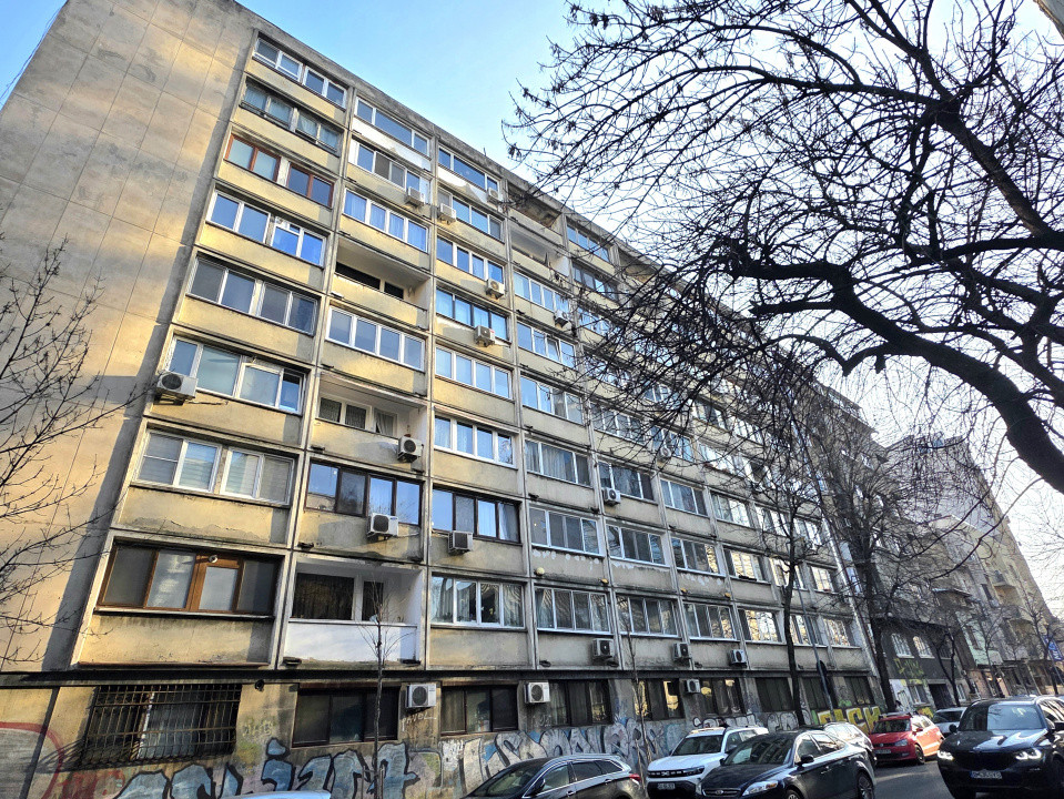 De vanzare 3 camere la Sala Palatului/Cișmigiu, gata de mutat