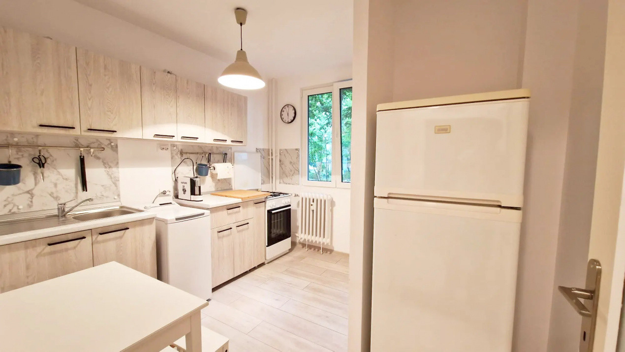 Apartament la prima închiriere după renovare completă, mobilat și utilat modern 