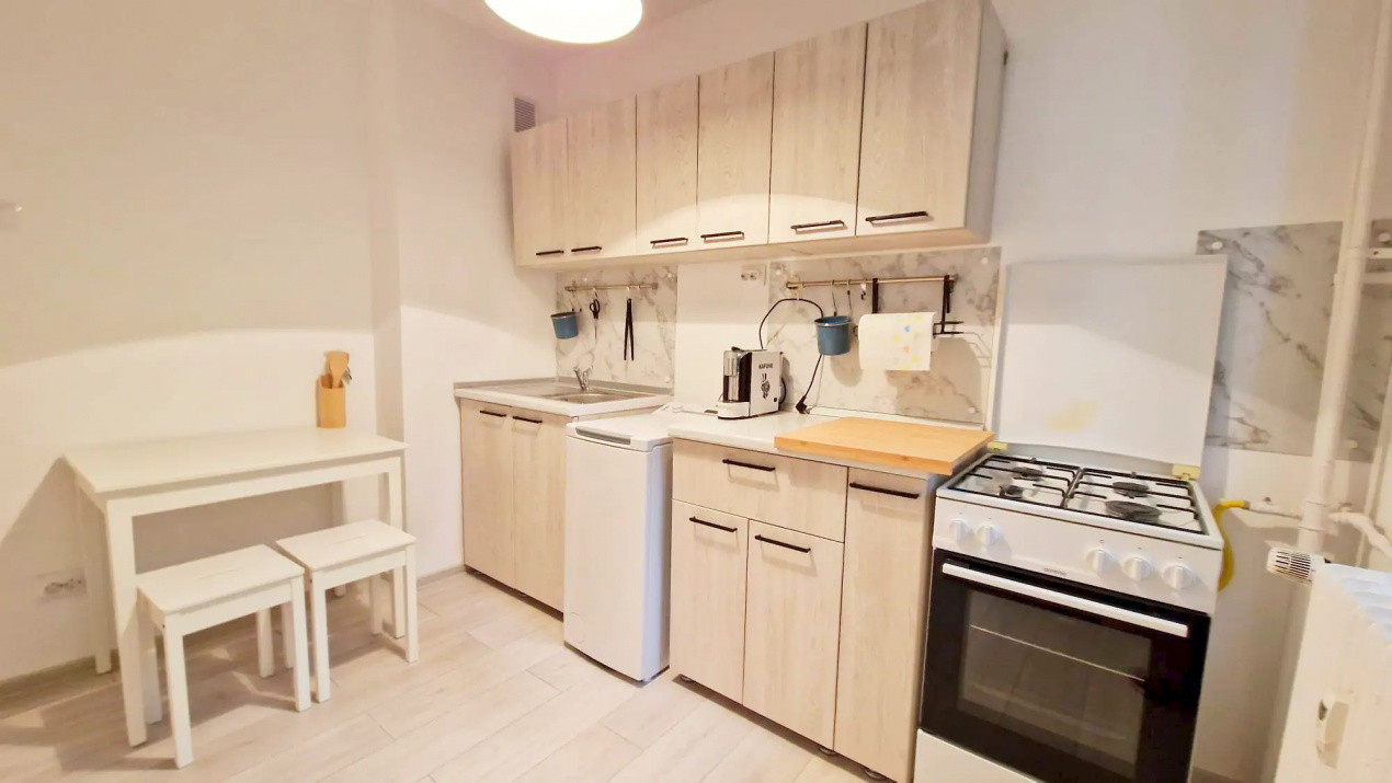Apartament la prima închiriere după renovare completă, mobilat și utilat modern 