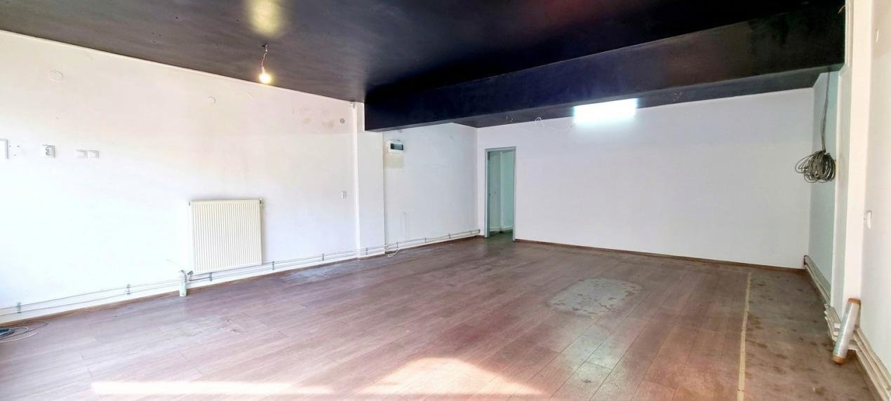SPATIU COMERCIAL STRADAL CU VAD PIETONAL MAICA DOMNULUI NR. 41, LACUL TEI