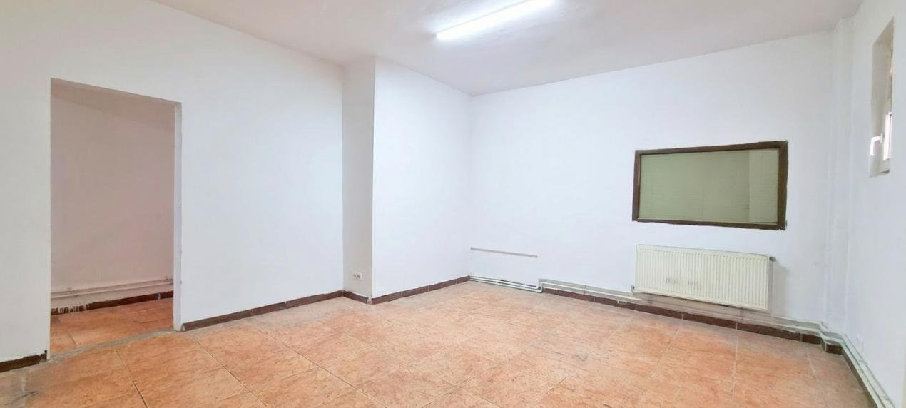 SPATIU COMERCIAL STRADAL CU VAD PIETONAL MAICA DOMNULUI NR. 41, LACUL TEI