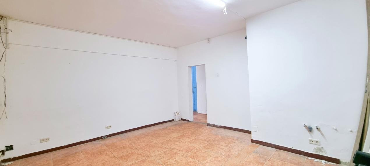 SPATIU COMERCIAL STRADAL CU VAD PIETONAL MAICA DOMNULUI NR. 41, LACUL TEI