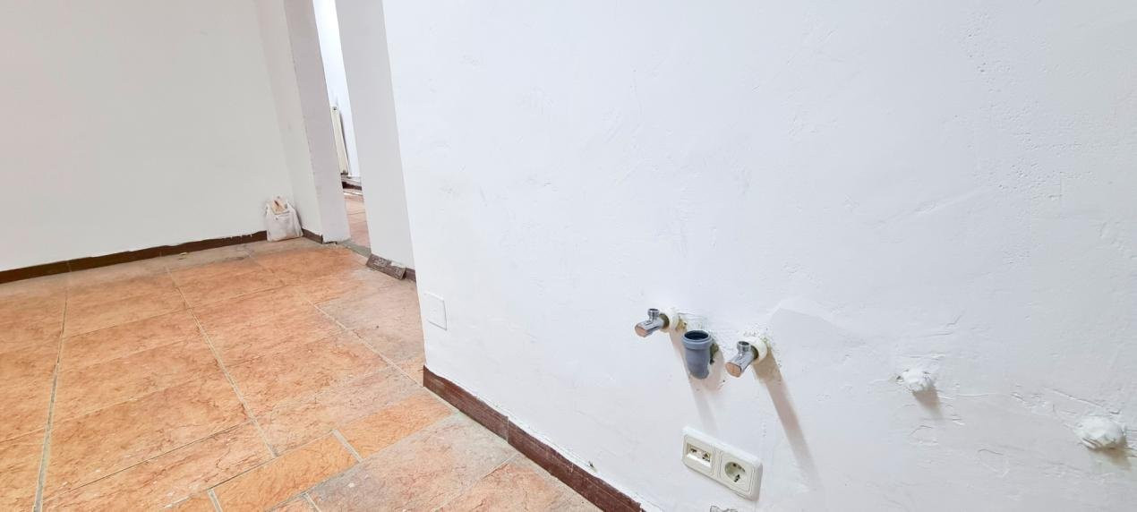 SPATIU COMERCIAL STRADAL CU VAD PIETONAL MAICA DOMNULUI NR. 41, LACUL TEI