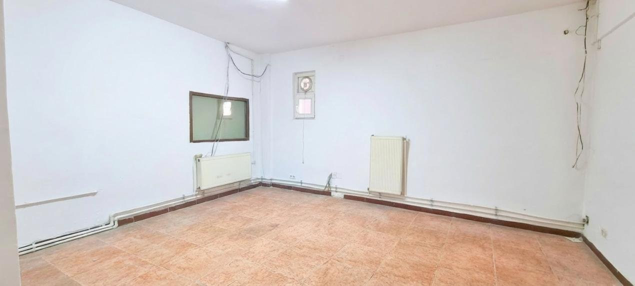 SPATIU COMERCIAL STRADAL CU VAD PIETONAL MAICA DOMNULUI NR. 41, LACUL TEI