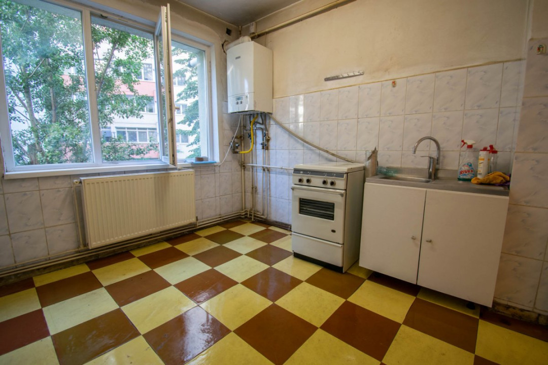 Apartament 3 camere,decomandat,76 mp,et 3,centrala,Aleea Hobița-Sos. Pantelimon