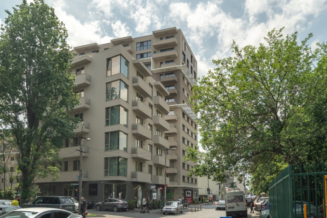 Apartament cu terasa cat o gradina, trei boxe si doua locuri de parcare subteran