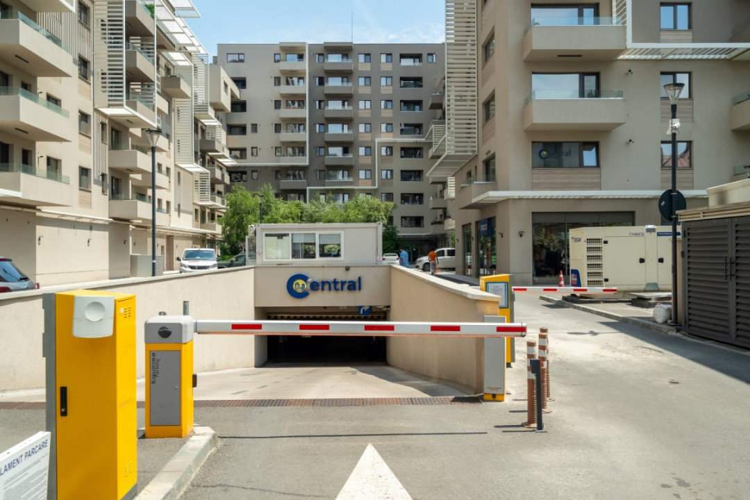 Apartament cu terasa cat o gradina, trei boxe si doua locuri de parcare subteran