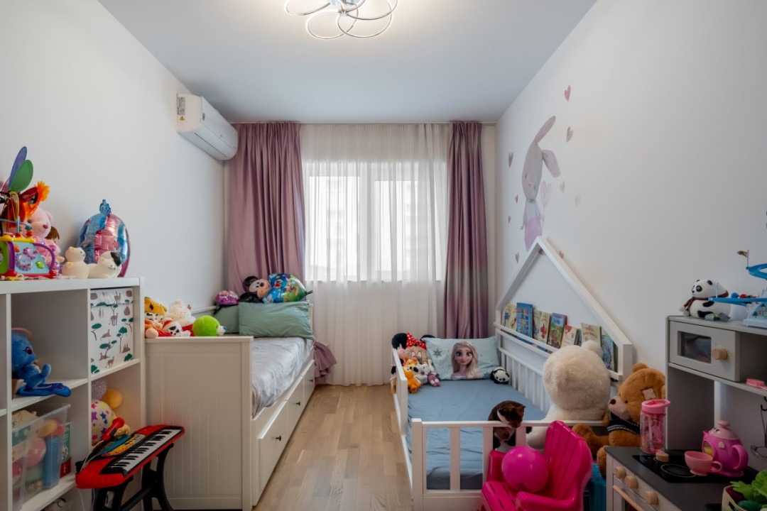 Apartament cu terasa cat o gradina, trei boxe si doua locuri de parcare subteran