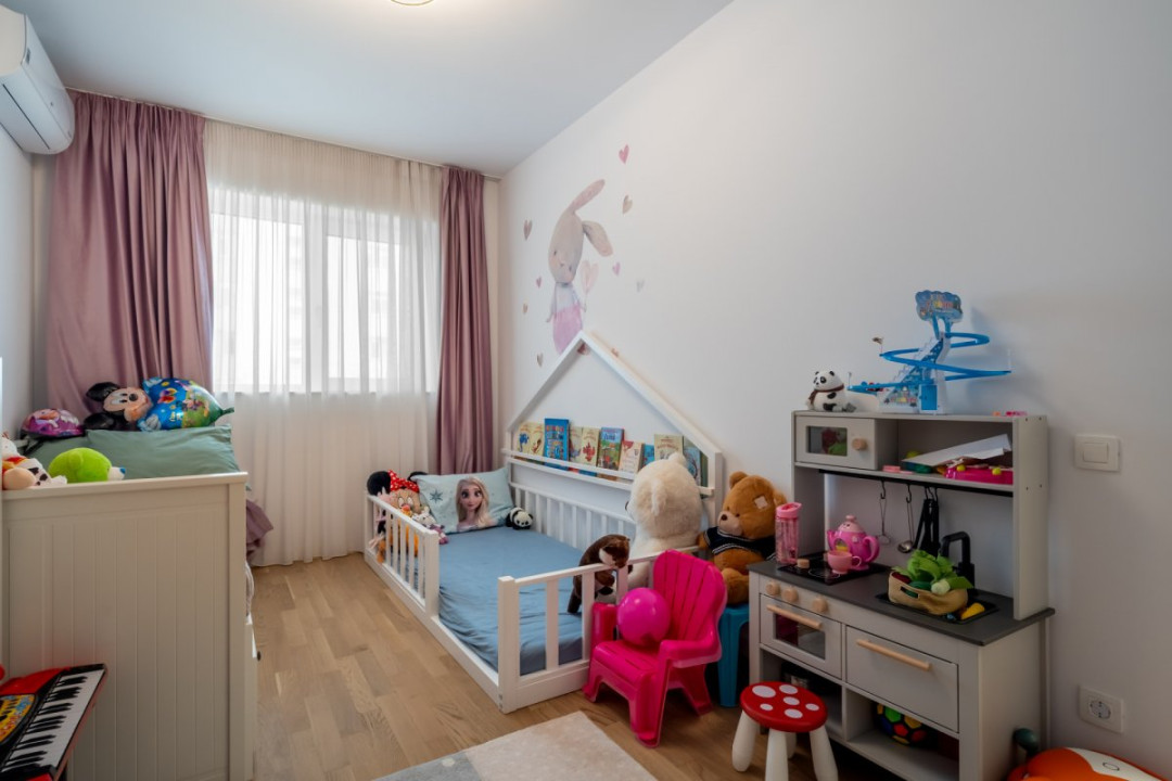 Apartament cu terasa cat o gradina, trei boxe si doua locuri de parcare subteran