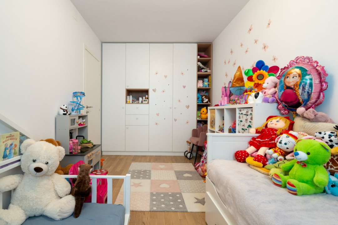 Apartament cu terasa cat o gradina, trei boxe si doua locuri de parcare subteran