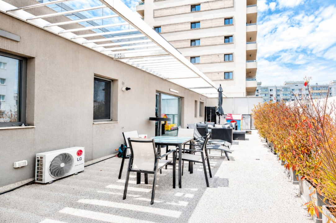 Apartament cu terasa cat o gradina, trei boxe si doua locuri de parcare subteran